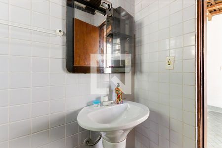 Casa para alugar com 320m², 4 quartos e 4 vagasBanheiro de serviço