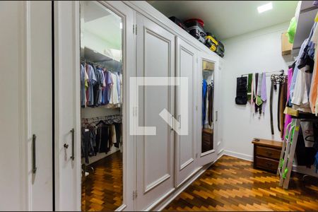 Casa para alugar com 320m², 4 quartos e 4 vagasCloset