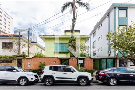Casa para alugar com 320m², 4 quartos e 4 vagasFachada