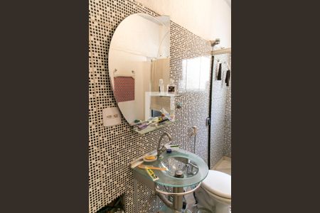 Casa à venda com 200m², 3 quartos e 1 vagaBanheiro