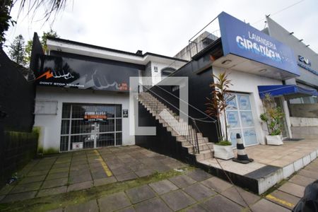 Casa para alugar com 416m², 4 quartos e 4 vagasFachada