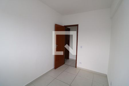 Quarto 2 de apartamento para alugar com 2 quartos, 48m² em Jardim Imperador (zona Leste), São Paulo