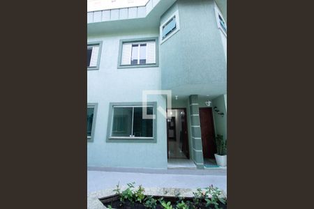 Casa de condomínio para alugar com 89m², 2 quartos e 2 vagas Casa de condomínio para alugar com 89m², 2 quartos e 2 vagasFachada