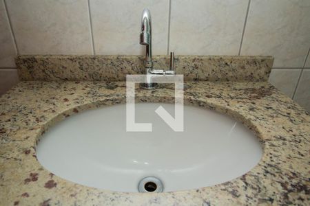 Casa de condomínio para alugar com 89m², 2 quartos e 2 vagas Casa de condomínio para alugar com 89m², 2 quartos e 2 vagasDetalhe do banheiro