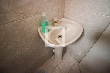 Casa à venda com 300m², 6 quartos e 2 vagasBanheiro 2