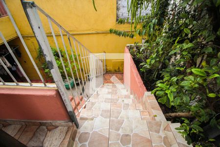 Casa à venda com 300m², 6 quartos e 2 vagasEscada