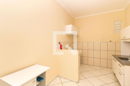 Sala/Cozinha de apartamento para alugar com 1 quarto, 60m² em Santa Cecília, Porto Alegre