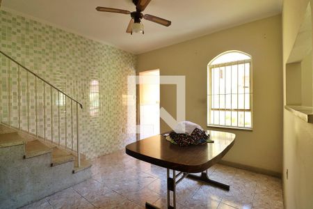 Casa à venda com 300m², 4 quartos e 4 vagasCasa 2 - Sala de Jantar