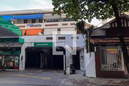 Apartamento à venda com 72m², 2 quartos e sem vagaFachada - Plaquinha