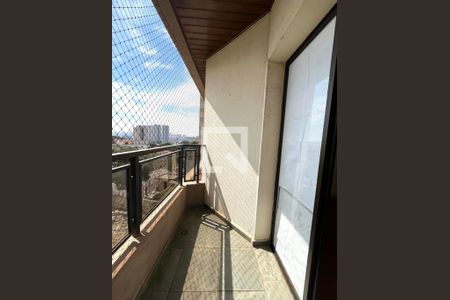 Apartamento à venda com 75m², 3 quartos e 2 vagasVaranda Quarto 1