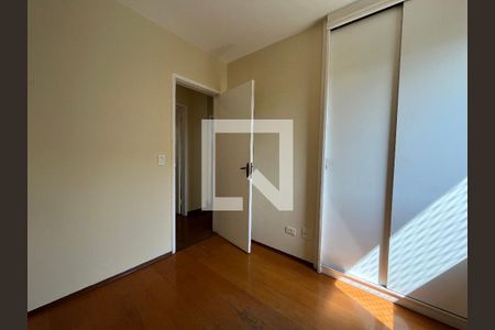 Apartamento à venda com 75m², 3 quartos e 2 vagasQuarto 2