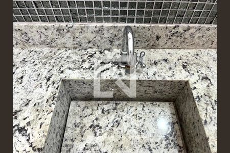 Apartamento à venda com 75m², 3 quartos e 2 vagasBanheiro 