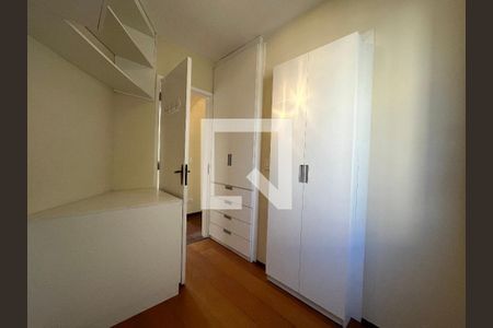 Apartamento à venda com 75m², 3 quartos e 2 vagasQuarto 3