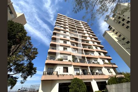 Apartamento à venda com 75m², 3 quartos e 2 vagasFachada