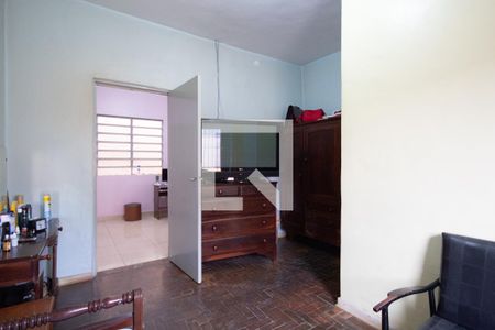 Casa à venda com 310m², 3 quartos e 4 vagasQuarto 2