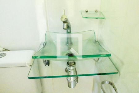 Casa de condomínio à venda com 120m², 3 quartos e 1 vagaBanheiro - Torneira