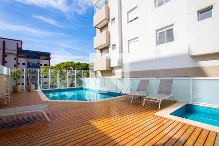 Apartamento para alugar com 64m², 2 quartos e 2 vagasÁrea comum - Piscina
