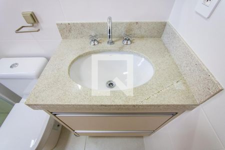 Apartamento para alugar com 64m², 2 quartos e 2 vagasBanheiro do quarto 1