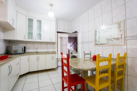 Casa à venda com 191m², 2 quartos e 2 vagasCozinha