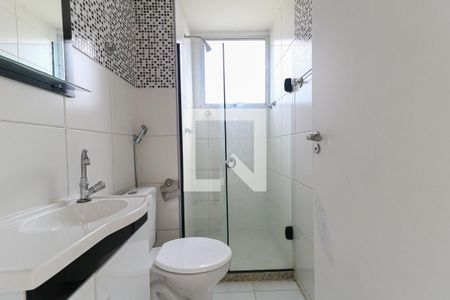 Banheiro de apartamento para alugar com 2 quartos, 44m² em Água Santa, Rio de Janeiro