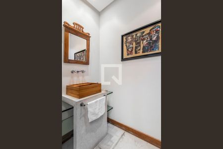 Casa à venda com 900m², 4 quartos e 5 vagasLavabo