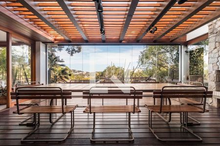 Casa à venda com 900m², 4 quartos e 5 vagasDeck