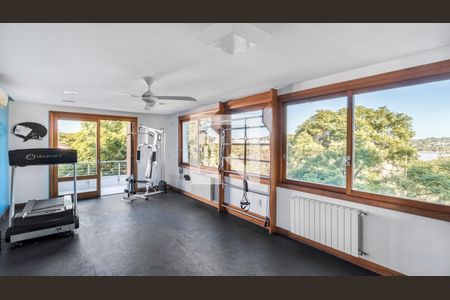 Casa à venda com 900m², 4 quartos e 5 vagasAcademia