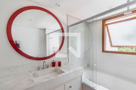 Casa à venda com 900m², 4 quartos e 5 vagasBanheiro