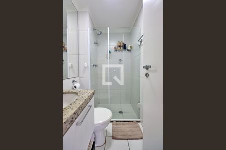 Apartamento à venda com 66m², 2 quartos e 2 vagasBanheiro Social