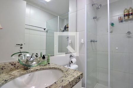 Apartamento à venda com 66m², 2 quartos e 2 vagasBanheiro Social