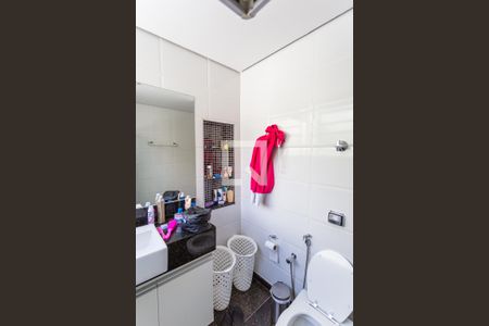 Apartamento à venda com 171m², 4 quartos e 2 vagas Apartamento à venda com 171m², 4 quartos e 2 vagasBanheiro Social