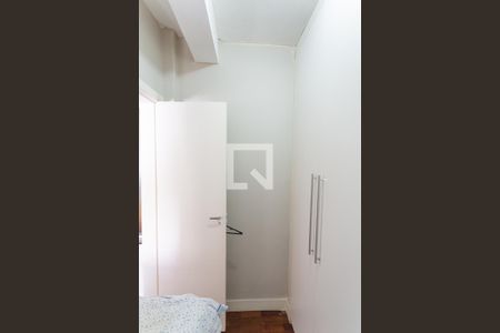 Apartamento à venda com 171m², 4 quartos e 2 vagas Apartamento à venda com 171m², 4 quartos e 2 vagasQuarto de Serviço