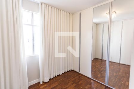 Apartamento à venda com 171m², 4 quartos e 2 vagas Apartamento à venda com 171m², 4 quartos e 2 vagasCloset da Suíte