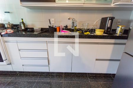 Apartamento à venda com 171m², 4 quartos e 2 vagas Apartamento à venda com 171m², 4 quartos e 2 vagasArmário da Cozinha