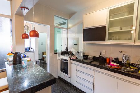 Apartamento à venda com 171m², 4 quartos e 2 vagas Apartamento à venda com 171m², 4 quartos e 2 vagasCozinha