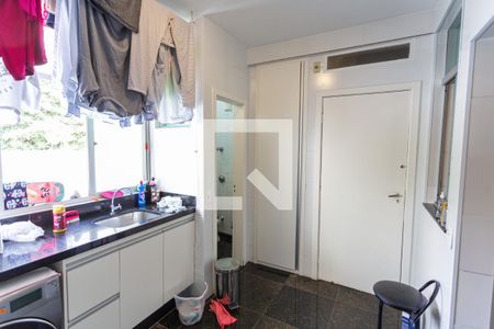 Apartamento à venda com 171m², 4 quartos e 2 vagas Apartamento à venda com 171m², 4 quartos e 2 vagasÁrea de Serviço