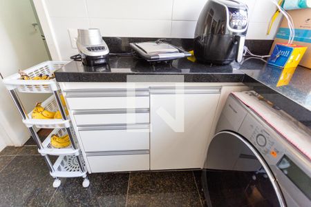 Apartamento à venda com 171m², 4 quartos e 2 vagas Apartamento à venda com 171m², 4 quartos e 2 vagasArmário da Área de Serviço
