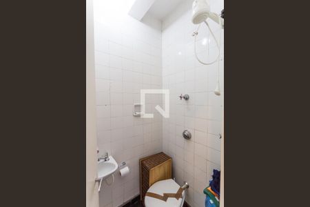 Apartamento à venda com 171m², 4 quartos e 2 vagas Apartamento à venda com 171m², 4 quartos e 2 vagasBanheiro de Serviço