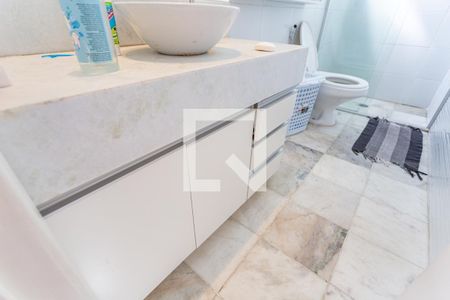 Apartamento à venda com 171m², 4 quartos e 2 vagas Apartamento à venda com 171m², 4 quartos e 2 vagasArmário do Banheiro da Suíte