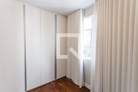Apartamento à venda com 171m², 4 quartos e 2 vagas Apartamento à venda com 171m², 4 quartos e 2 vagasCloset da Suíte