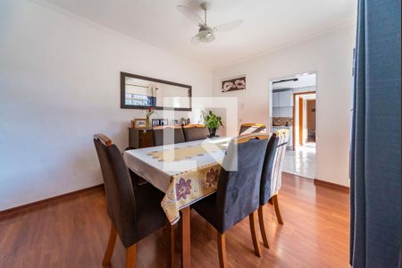 Casa à venda com 184m², 4 quartos e 2 vagas Casa à venda com 184m², 4 quartos e 2 vagasCopa/Sala de Jantar