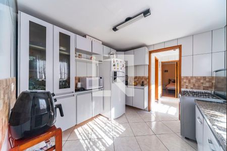 Casa à venda com 184m², 4 quartos e 2 vagas Casa à venda com 184m², 4 quartos e 2 vagasCozinha