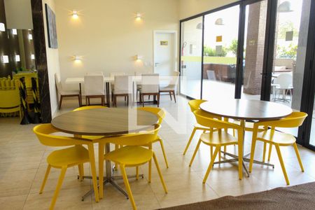 Apartamento à venda com 72m², 2 quartos e 1 vaga Apartamento à venda com 72m², 2 quartos e 1 vagaÁrea comum - Salão de festas