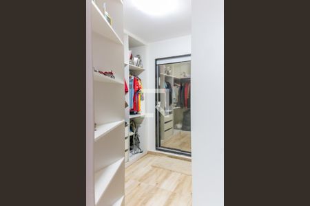 Casa de condomínio à venda com 90m², 3 quartos e 1 vagaCloset