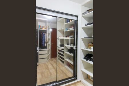 Casa de condomínio à venda com 90m², 3 quartos e 1 vagaCloset