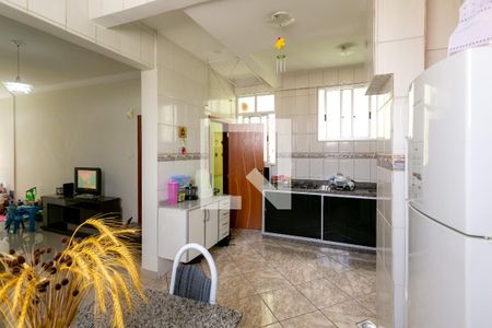 Apartamento à venda com 96m², 2 quartos e sem vagaCozinha e Área de Serviço