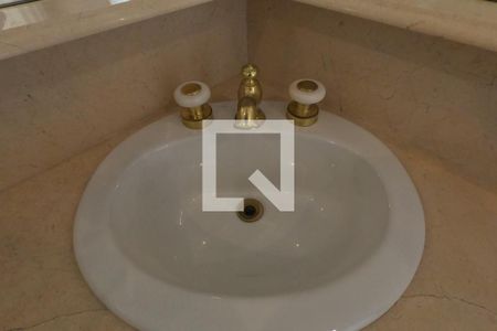 Apartamento à venda com 461m², 3 quartos e 5 vagasBanheiro da Suíte 2