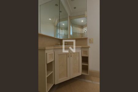 Apartamento à venda com 461m², 3 quartos e 5 vagasBanheiro da Suíte 2