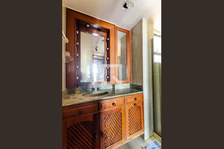 Apartamento à venda com 210m², 4 quartos e 2 vagas Apartamento à venda com 210m², 4 quartos e 2 vagasBanheiro Social