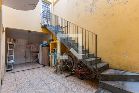 Casa à venda com 310m², 3 quartos e 6 vagasQuintal Fundos